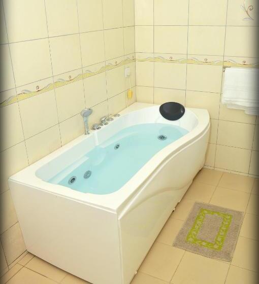 آپارتمان 1 خوابه با چشمانداز استخر, Niv Villa