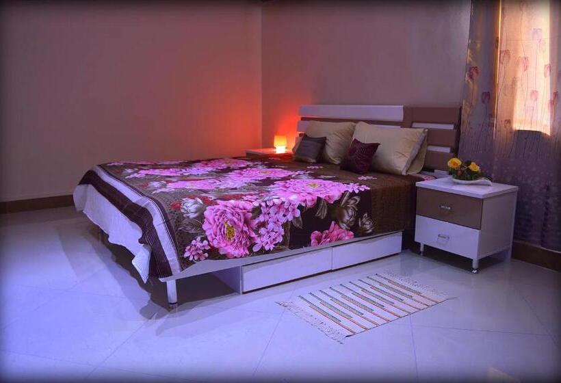 آپارتمان 1 خوابه با بالکن, Niv Villa