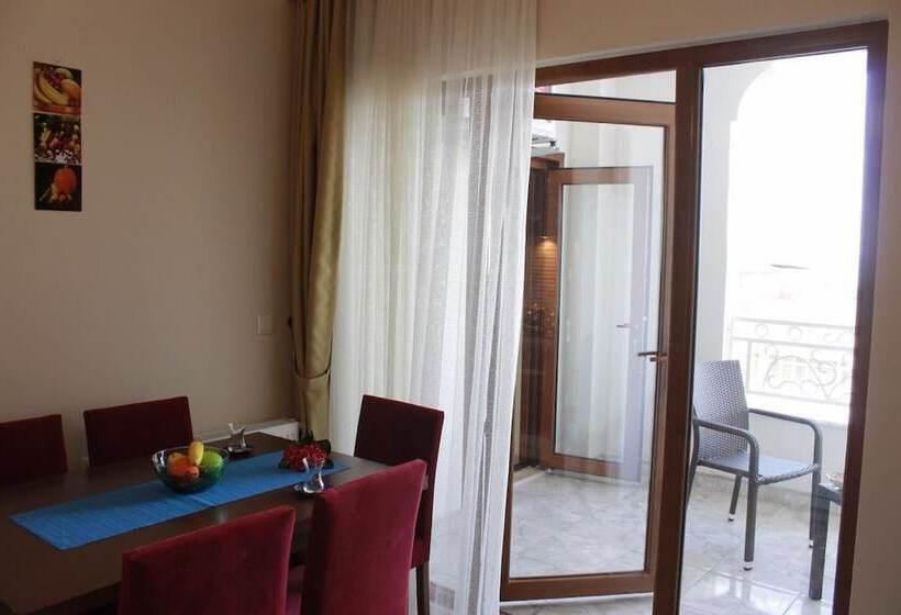 Апартаменты 2 Спальни Вид на Море, Yomra Residence