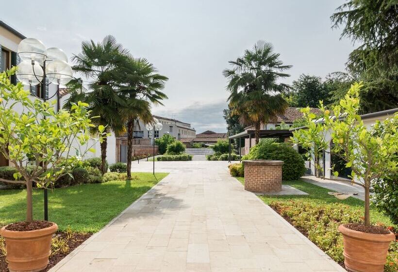 דירת חדר נוף לגינה, Residence Le Bugne