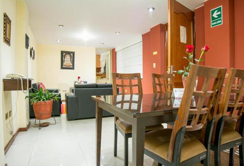 דירת שלושה חדרים, Apart Hotel Incamin