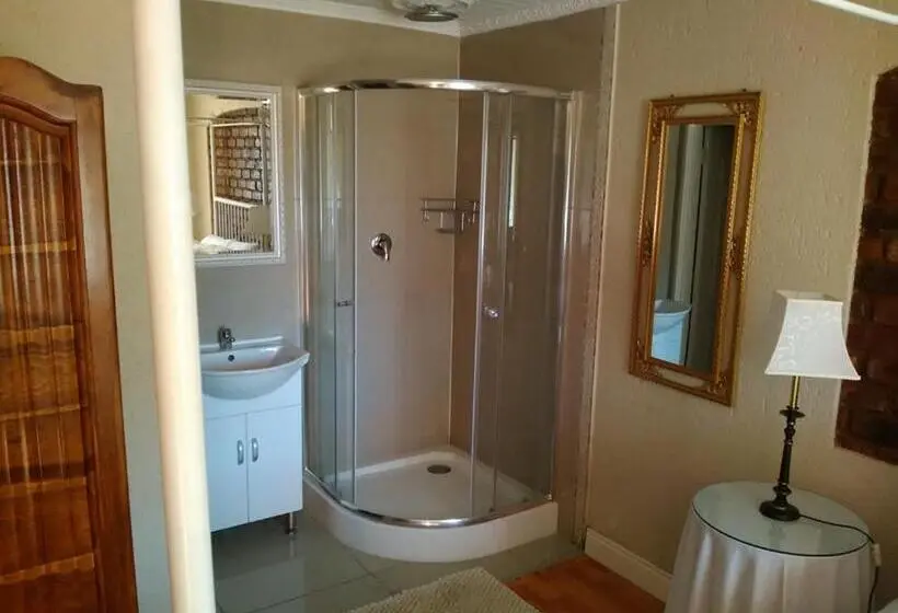 スタンダードルーム, Camelot Estate Lodging