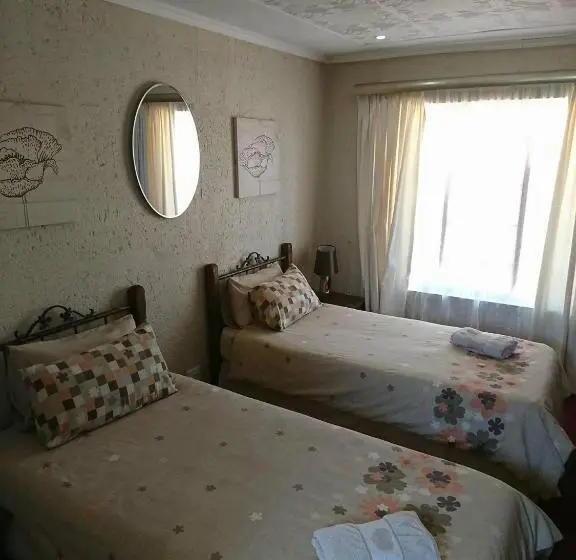 スタンダードルーム, Camelot Estate Lodging