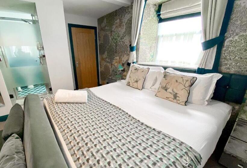 スーペリアファミリールーム, Helen Browning's Royal Oak