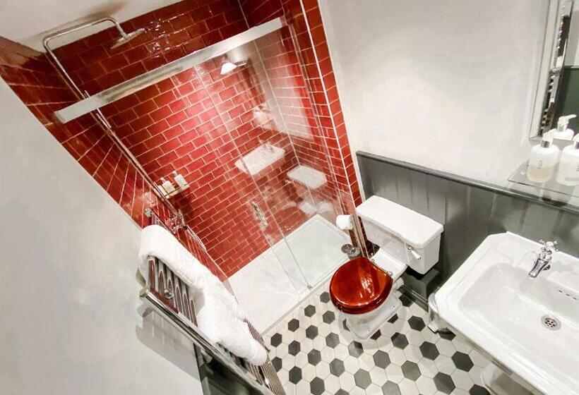 スタンダードルーム, Helen Browning's Royal Oak