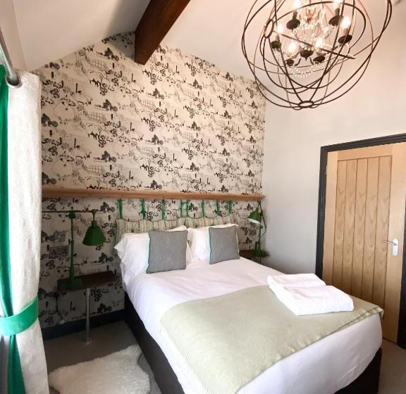 スタンダードルーム, Helen Browning's Royal Oak