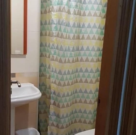 غرفة قياسية حمام مشترك, Pensión 9 De Abril