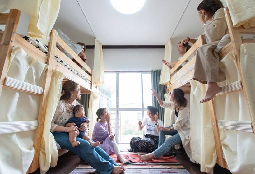 Кровать в Общей Комнате, Cafe&guest House Kaede   Hostel