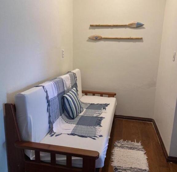 חדר לארבעה סטנדרטי עם מרפסת, Pousada Luar Do Prata