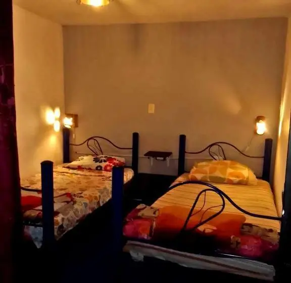Basic-huone, Hostal Música Y Arte