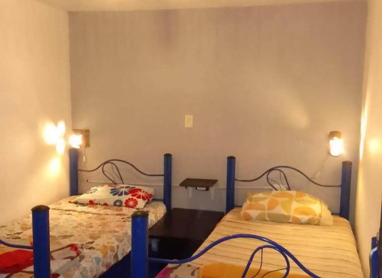 Номер Basic, Hostal Música Y Arte