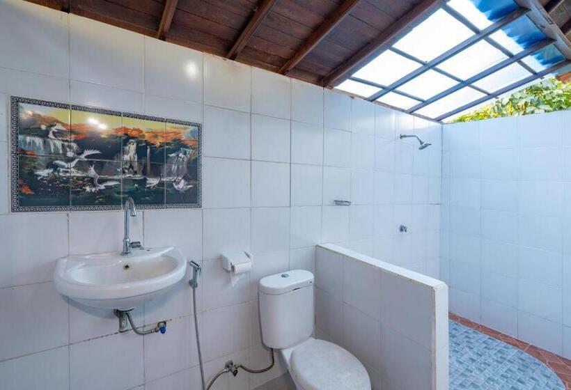 خانه یا کلبه ی ییلاقی با نمای استخر, Puri Soka Lembongan By Abm