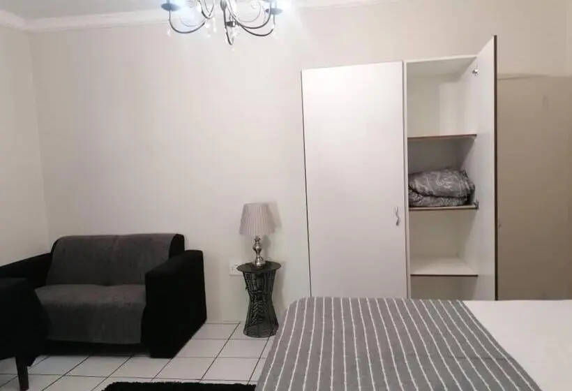 اتاق لوکس, Travel North Guesthouse