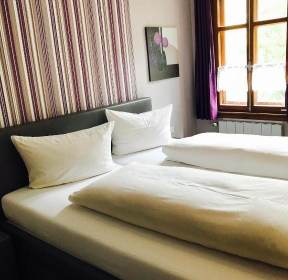 标准间, Zum Fehmelbauer