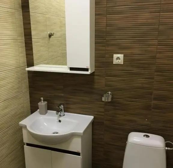 ファミリールーム, Kristály Apartmanok
