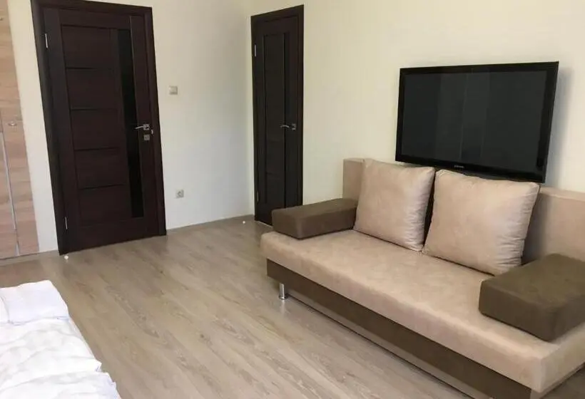 ファミリールーム, Kristály Apartmanok