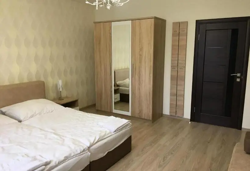 ファミリールーム, Kristály Apartmanok