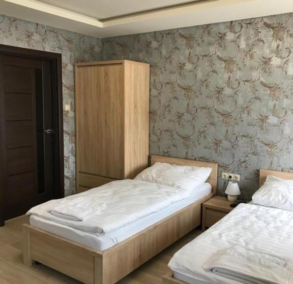 豪华三人间, Kristály Apartmanok