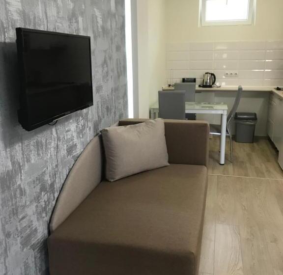 豪华三人间, Kristály Apartmanok