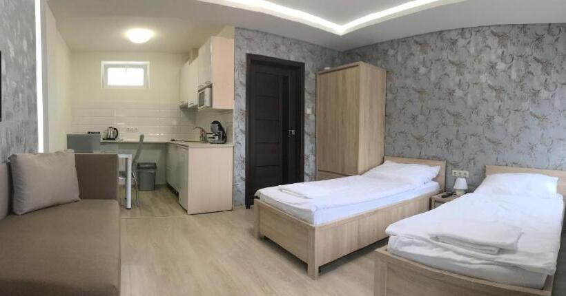 디럭스 트리플 룸, Kristály Apartmanok