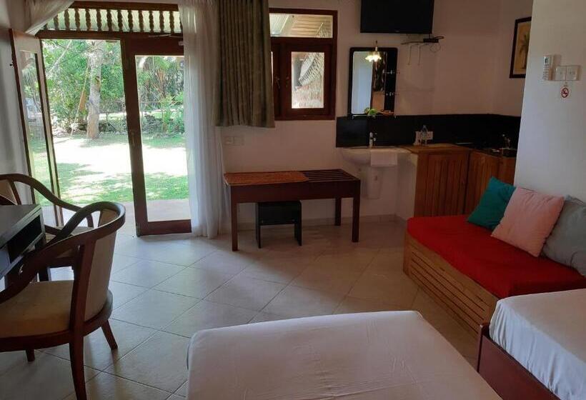 Семейное Бунгало, Selavi Resort Bentota