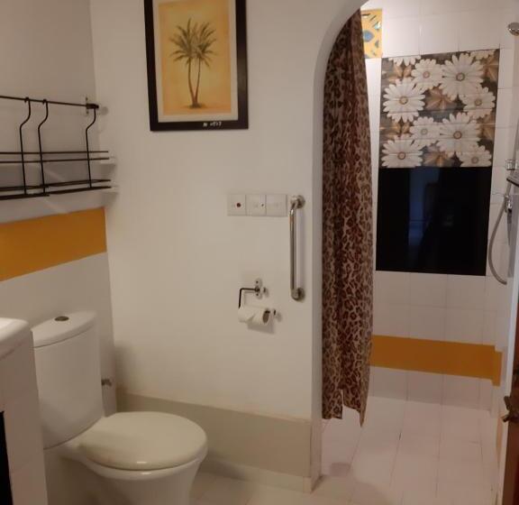 بنجلو عائلى, Selavi Resort Bentota