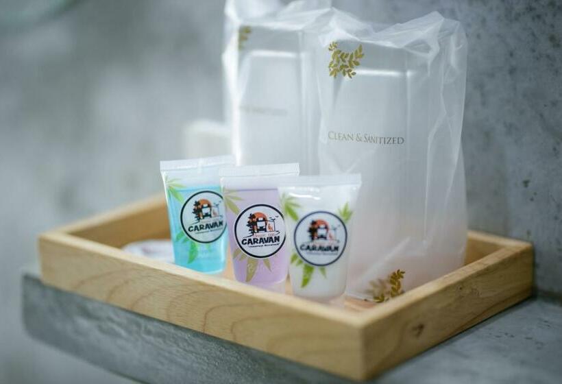 经典四人房间, Classiccar Caravan