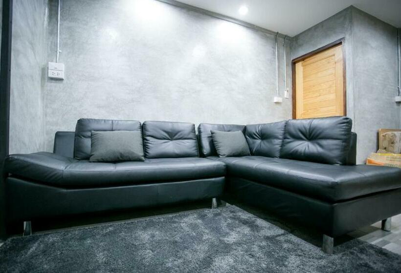 经典四人房间, Classiccar Caravan