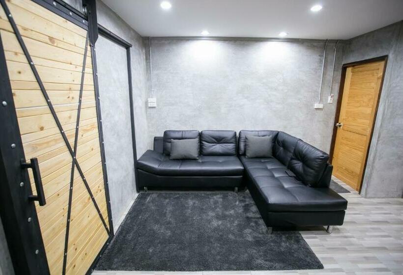 经典四人房间, Classiccar Caravan