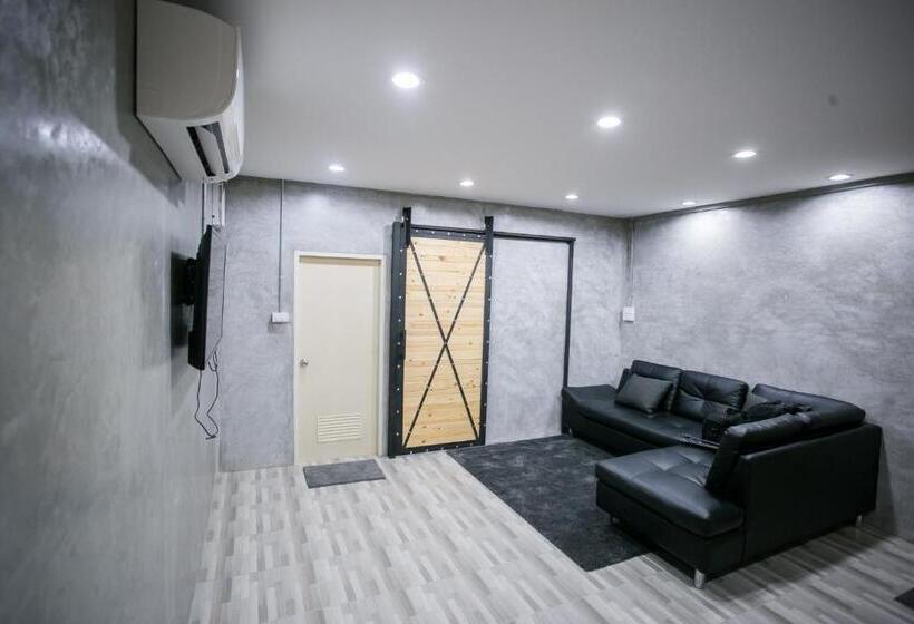 经典四人房间, Classiccar Caravan