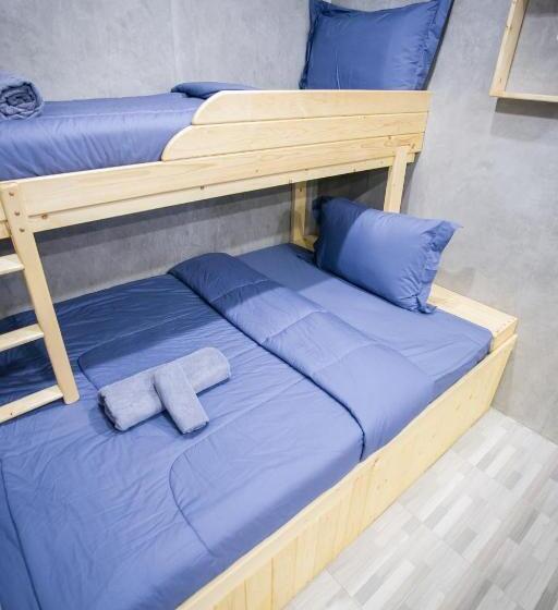 经典四人房间, Classiccar Caravan