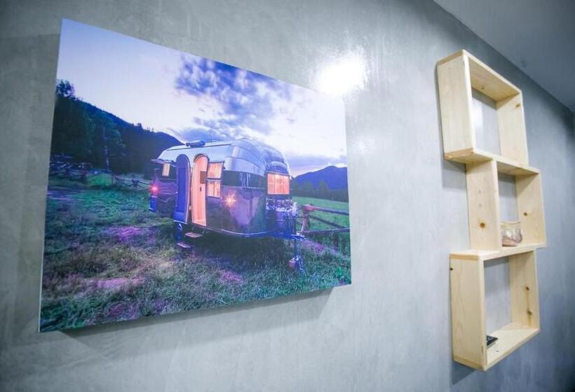 豪华房间, Classiccar Caravan