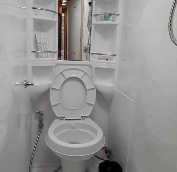 标准间, Classiccar Caravan