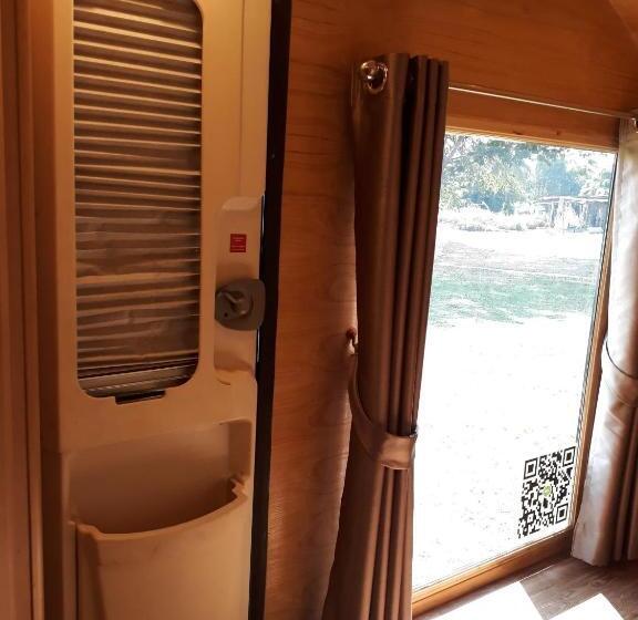 标准间, Classiccar Caravan