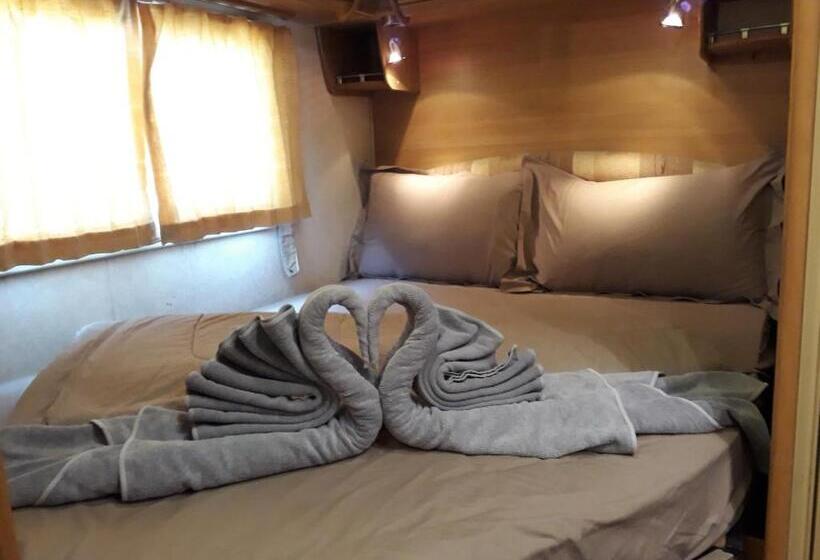 标准间, Classiccar Caravan