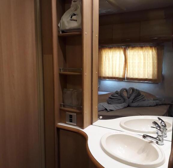 标准间, Classiccar Caravan