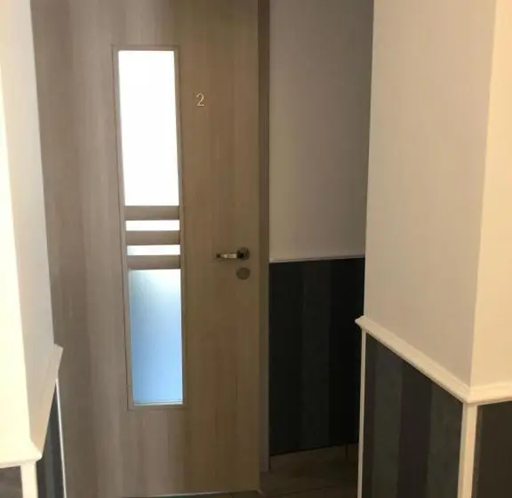 Deluxe Kolmen Hengen Huone, Tardosi Vendégház