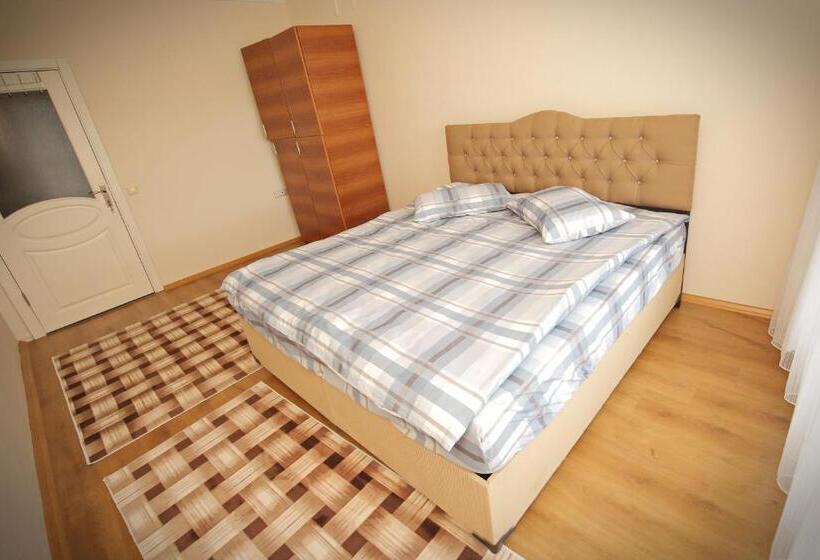 غرفة قياسية مزوَّدة بشُرفة, Ozkanlar Apart