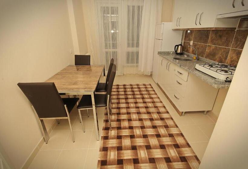 غرفة قياسية مزوَّدة بشُرفة, Ozkanlar Apart