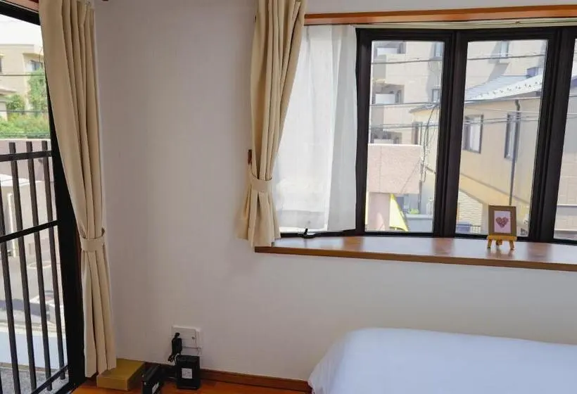 Standard-huone Jaettu Kylpyhuone, Akira Hiro House   Room103