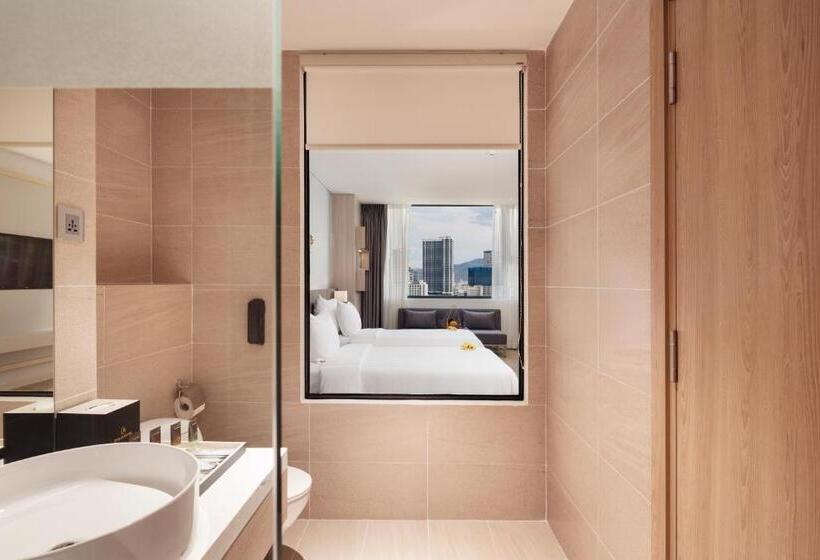 اتاق لوکس با چشمانداز دریا, Dqua