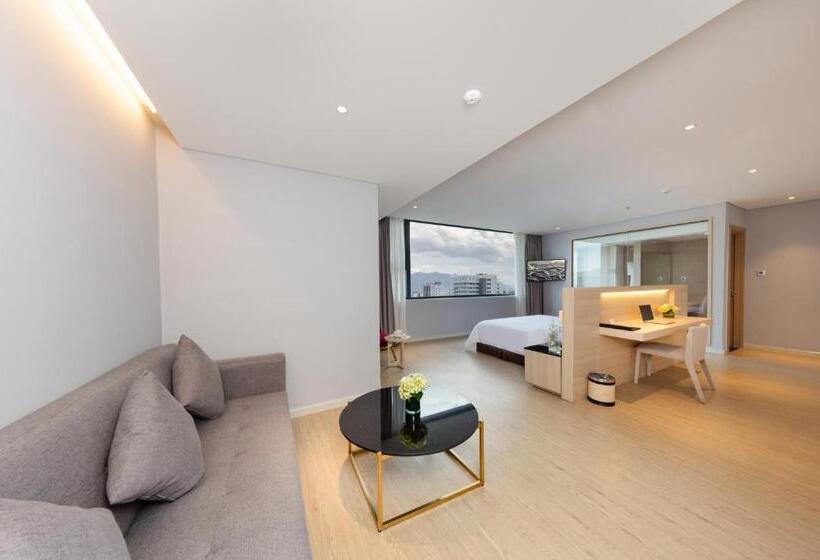 اتاق لوکس با چشمانداز دریا, Dqua