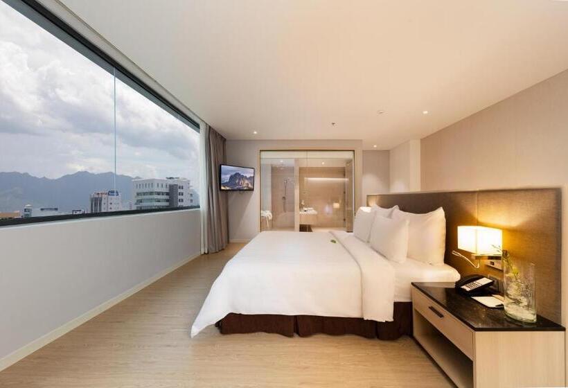 اتاق لوکس با چشمانداز دریا, Dqua