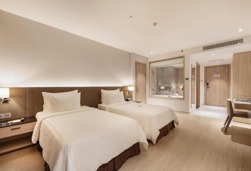 اتاق خانوادگی با چشمانداز جانبی دریا, Dqua