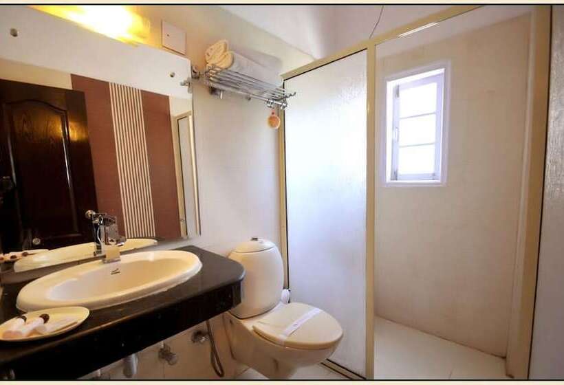 Quarto Deluxe, Lals Plaza