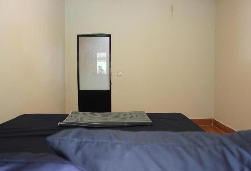 בקתה סטנדרטית, The Big Easy Koh Rong Samloem