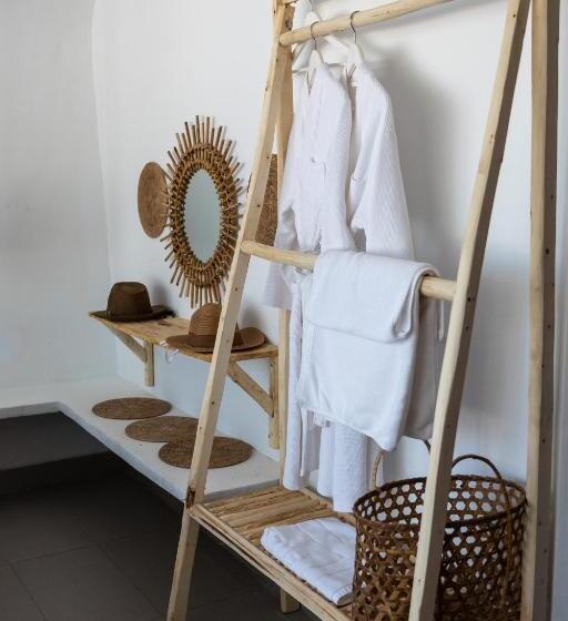 بنجلو قياسى مطل على البحر, The One Resort