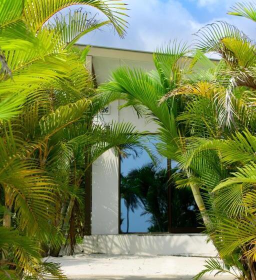 بنجلو قياسى, The One Resort