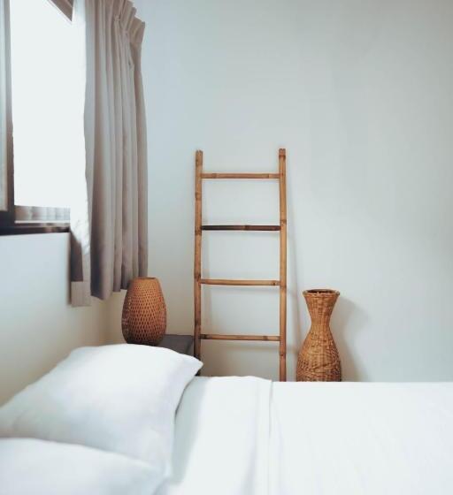 بنجلو عائلى, The One Resort