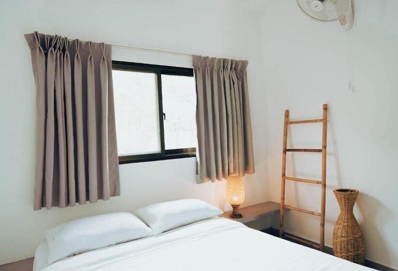 بنجلو عائلى, The One Resort